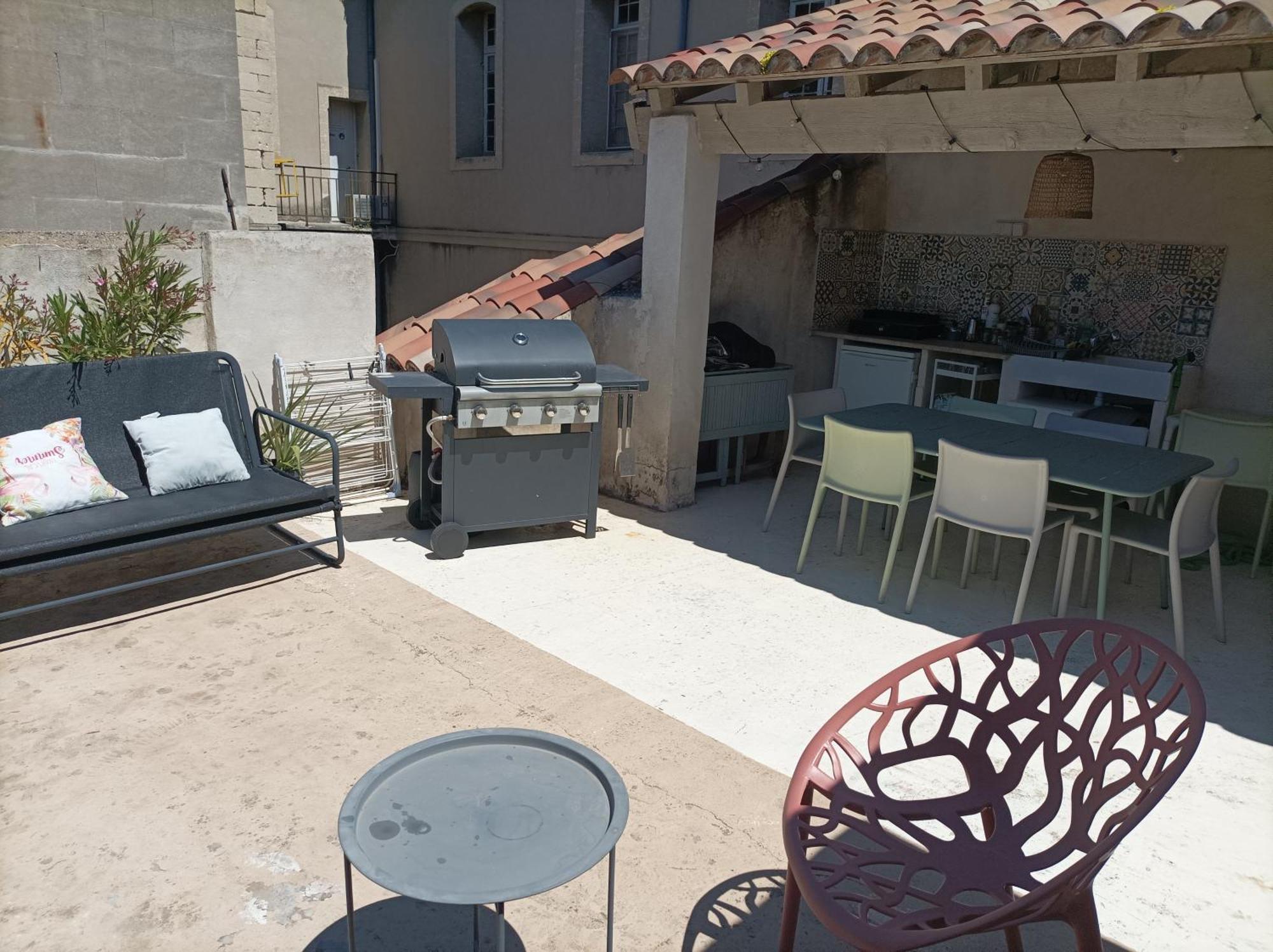 Maison Intra Muros, Terrasses Avec Vue Jaccuzzi Et Garage Avignon Værelse billede